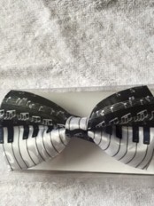 MUSIC NOTES BOWTIE